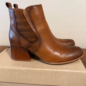 Kork Ease booties size 8.5